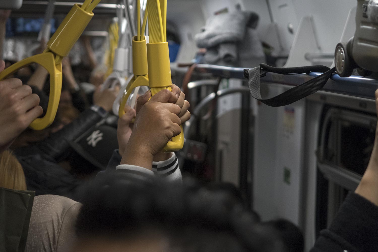 Taiwanese Trains in New Years Eve - Happymind