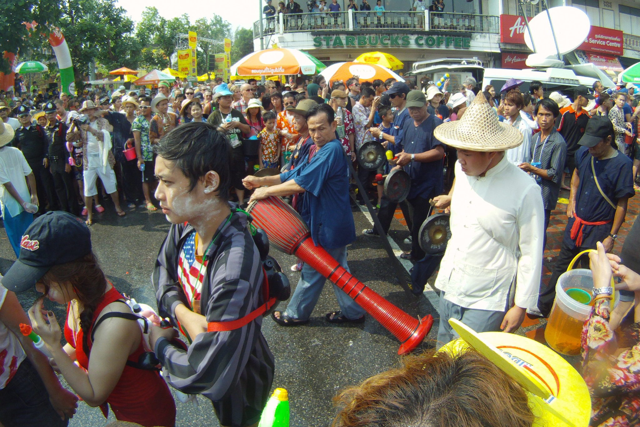 Chiang Mai Parade during Songkran - Happymind Travels