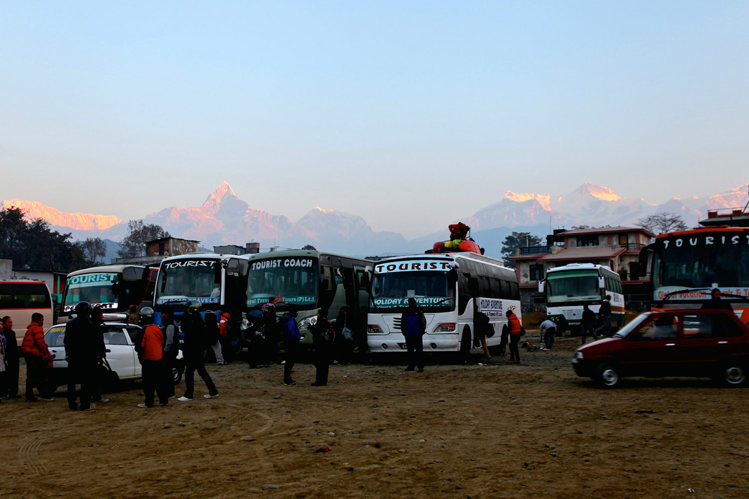 Parque de Autocarros Turísticos em Pokhara - Happymind Travels