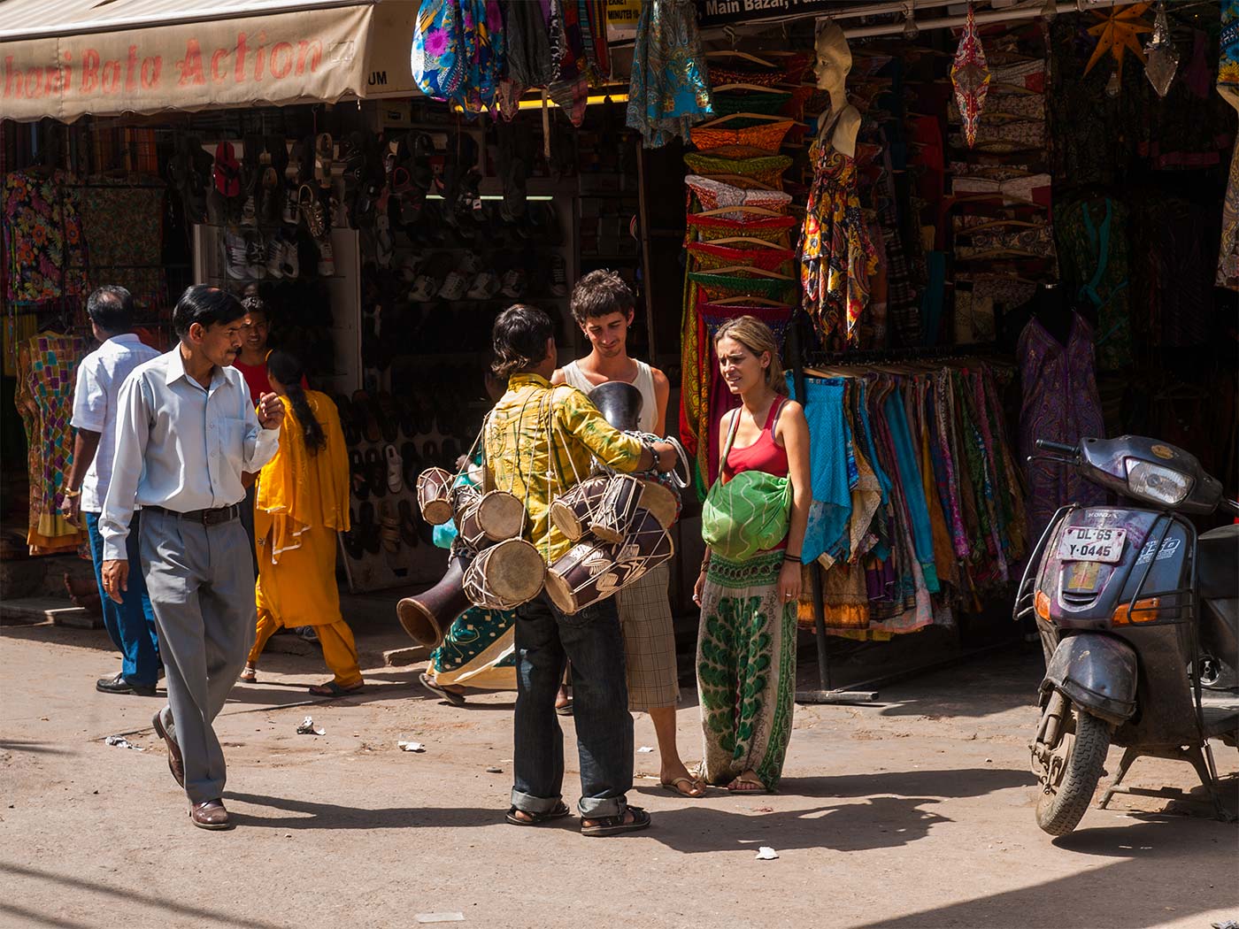 Paharganj District - Main Bazaar | Happymind Travels