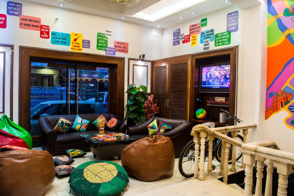 Where to stay in Delhi - Zostel Guesthouse | Happymind Travels