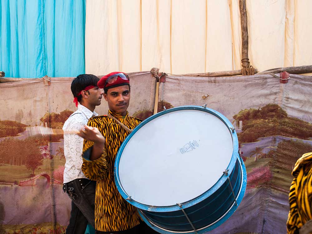 Guy Stopping for Photo in Agra during Celebration | Happymind Travels