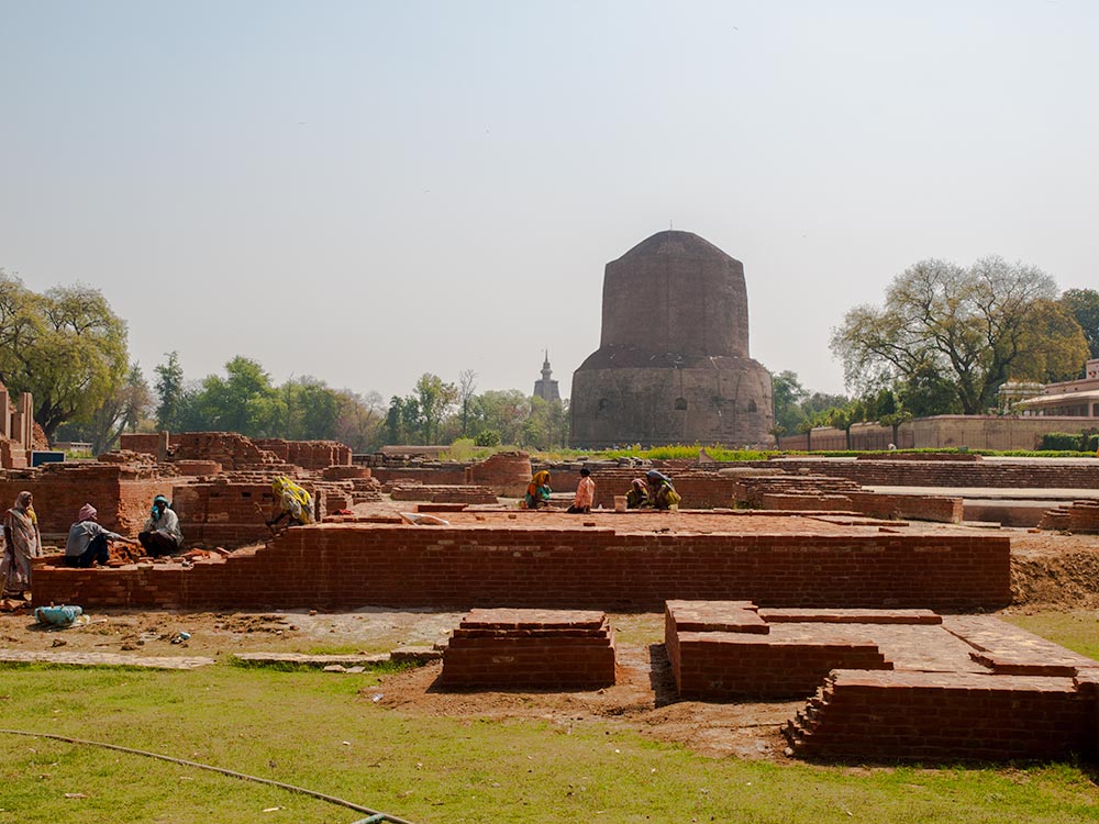 Dhamek Stupa in Sarnath | Happymind Travels
