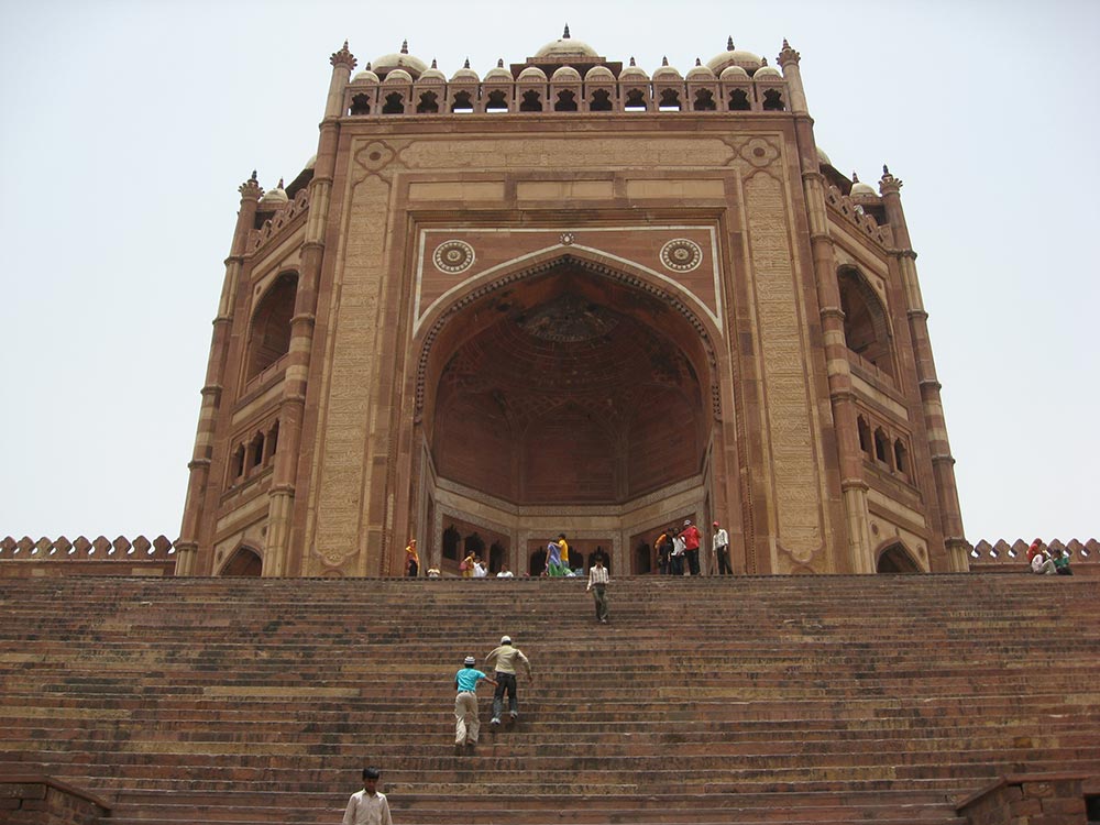 fatehpur Sikri by Taylorandayumi - Happymind Travels