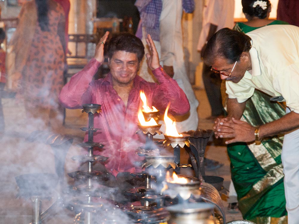 Ganga Aarti Ceremony in Varanasi | Happymind Travels