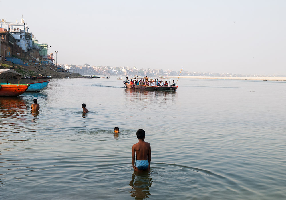 Ganga River morning bath | Happymind Travels