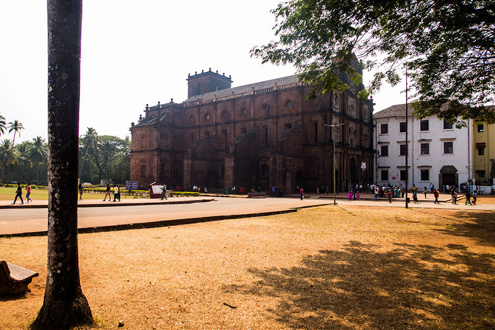 Basilica of Bom Jesus in Old Goa | Happymind Travels