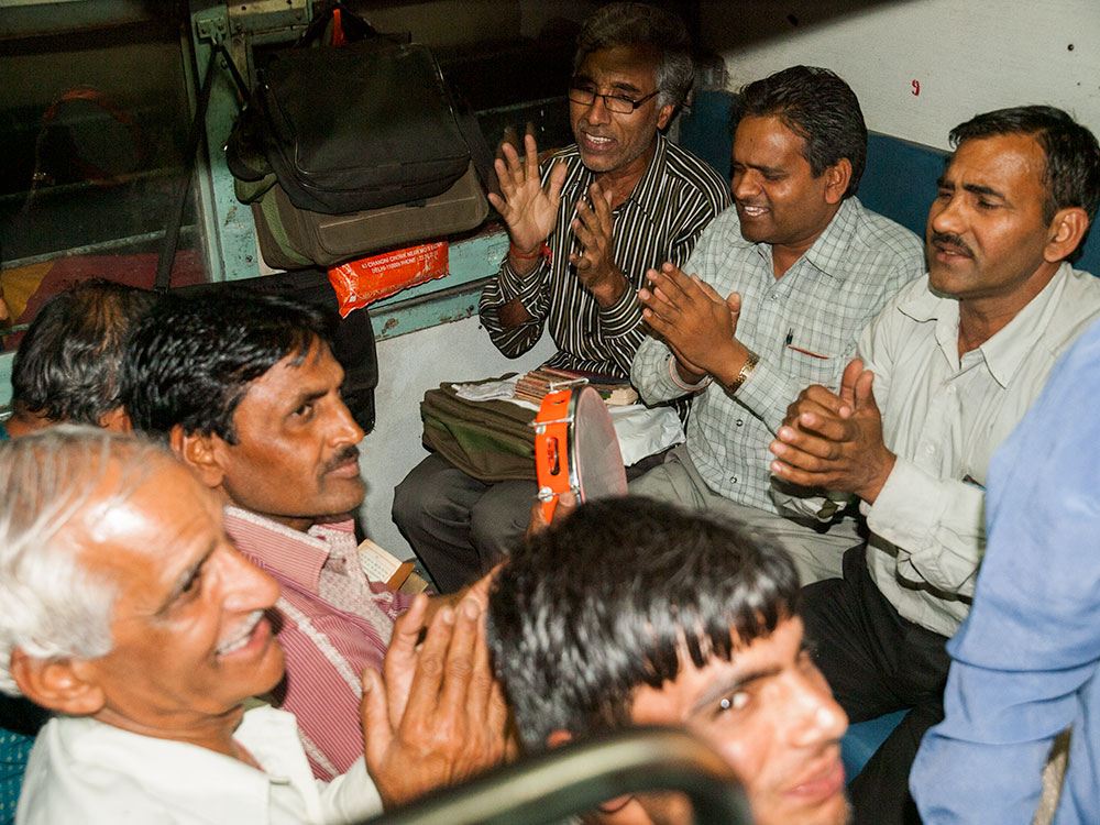 Viagem na Índia de Comboio | Happymind Travels