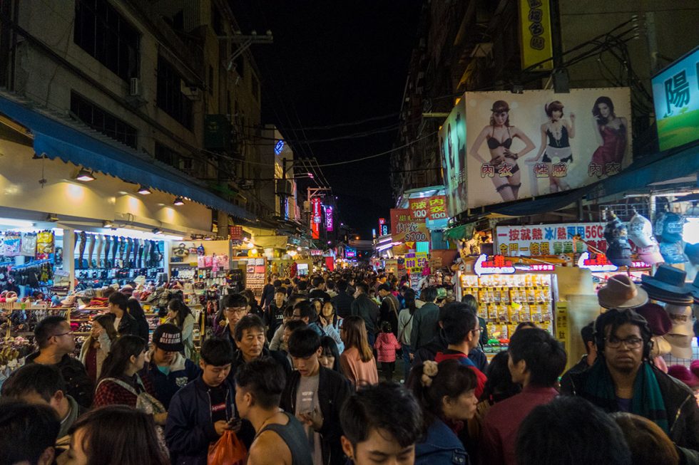 Shilin Night Market in Taipei, Taiwan | Happymind Travels