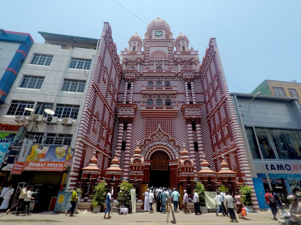 Jami ul-Alfar Mosque, Colombo - Sri Lanka | Happymind Travels
