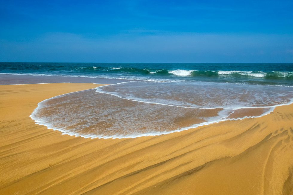 Paradisiac Arugam Bay Beach, Sri Lanka | Happymind Travels