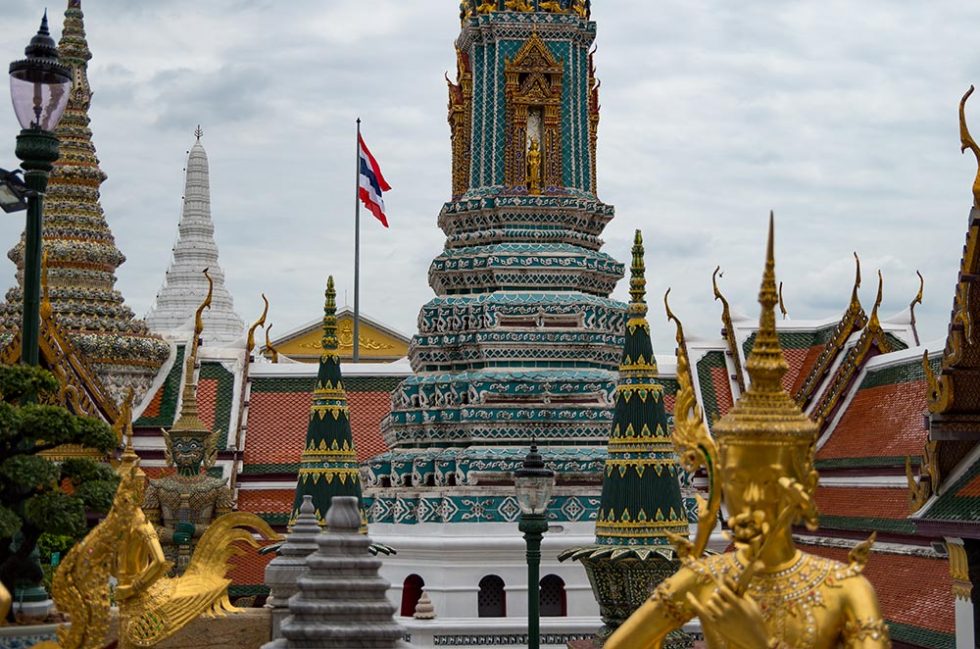 Bandeira da Tailândia no Dia da Bandeira Nacional, no Palácio de Bangkok | Happymind Travels