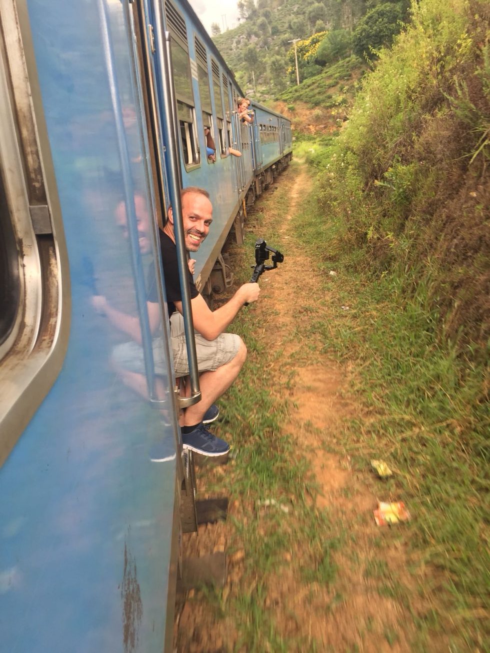 The Best Spot on the Train on the trip from Kandy for Ella - Sri Lanka | Happymind Travels