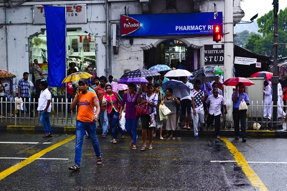 Sri Lanka Weather - The streets in Sri Lanka during bad weather | Happymind Travels
