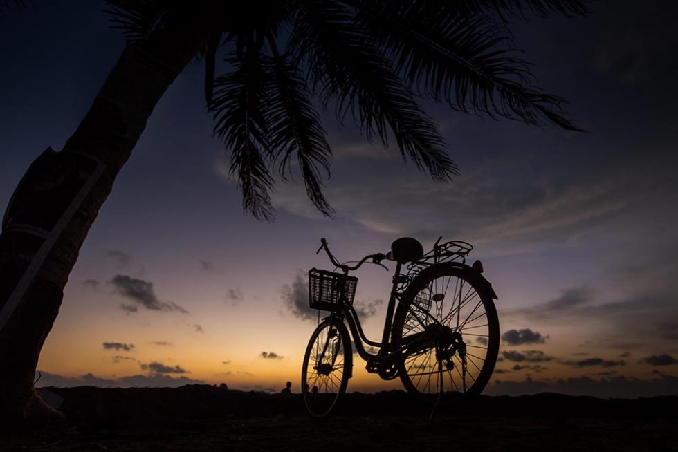 Bike tours through the streets of Sri Lanka | Happymind Travels