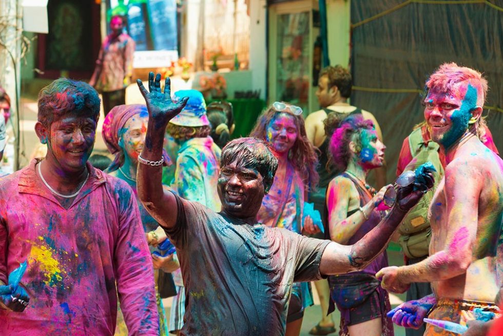 Festejos durante o Festival Holi na India | Happymind Travels