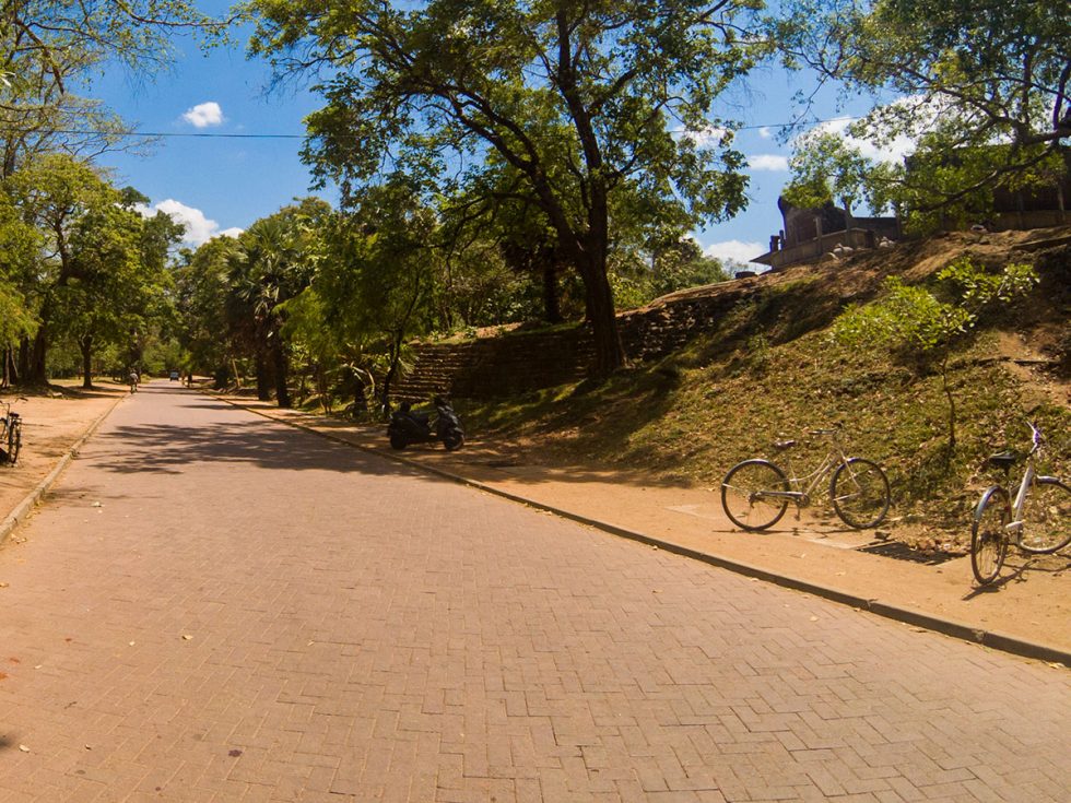 Conhecer Polonnaruwa de Bicicleta | Happymind Travels