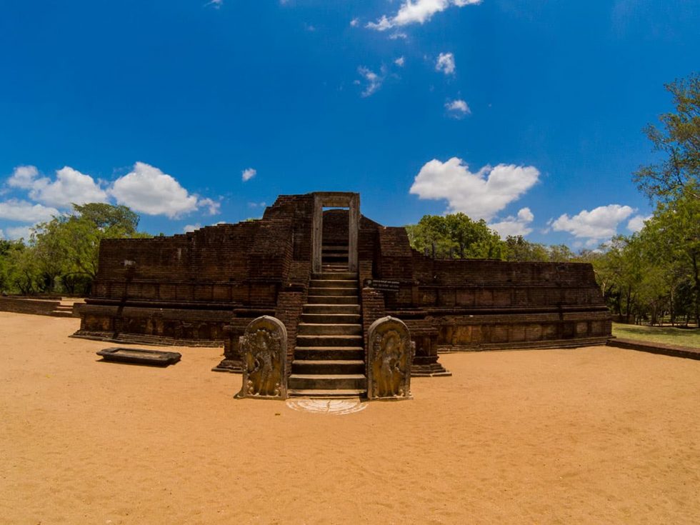 Clima quente de Polonnaruwa, Sri Lanka | Happymind Travels