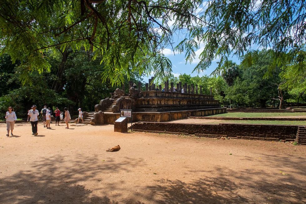 Polonnaruwa - Royal Court of the King Parakramabahu - Sri Lanka | Happymind Travels
