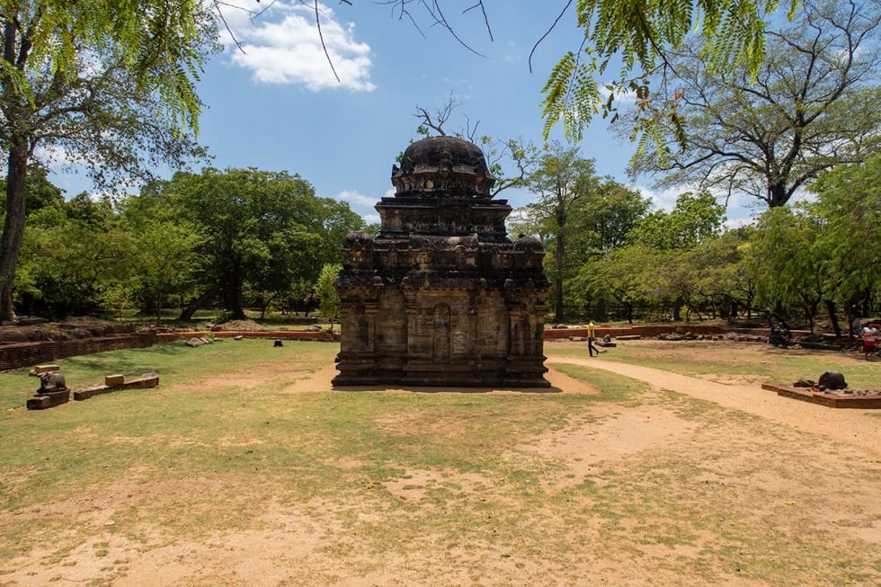 Templo de Siva Devale Stupa em Polonnaruwa, Sri Lanka | Happymind Travels