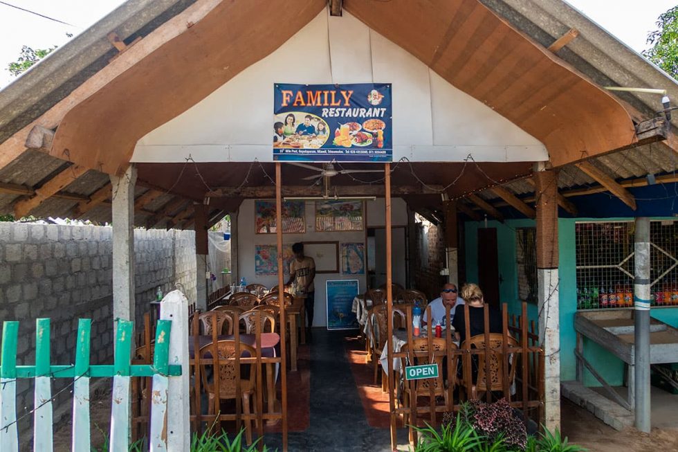 Family Restaurant em Nilaveli, Sri Lanka | Happymind Travels