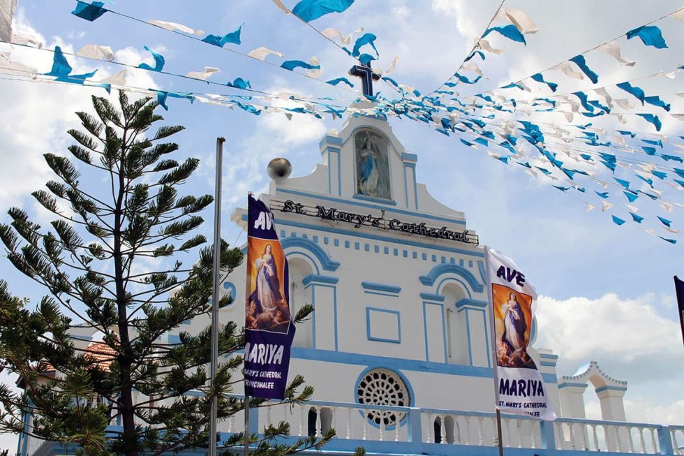 St Mary’s Cathedral em Trincomalee, Sri Lanka | Happymind Travels