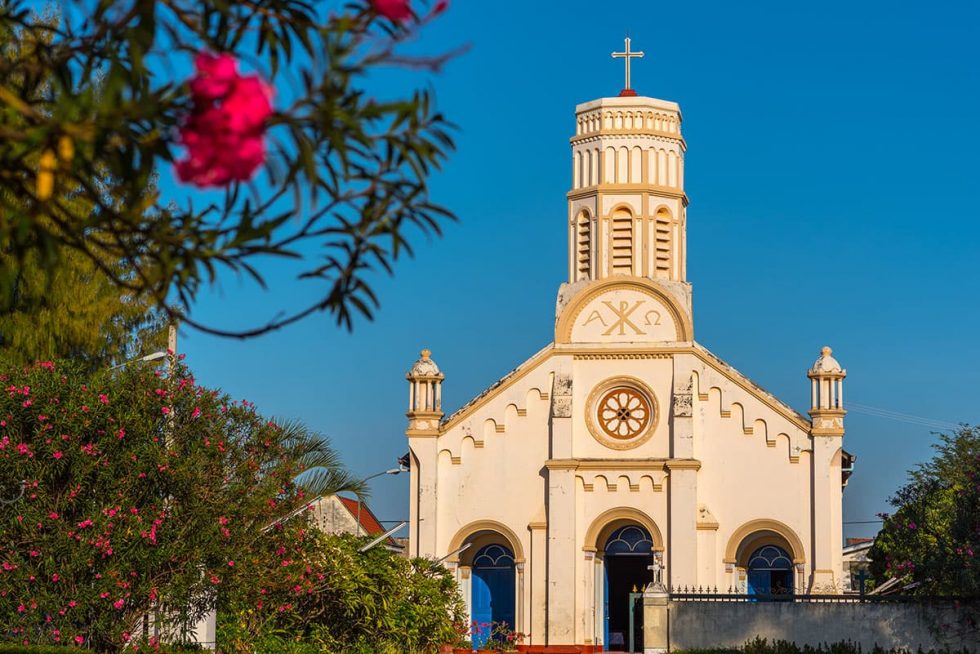 Igreja Católia St. Teresa em Savannakhet, Laos | Happymind Travels
