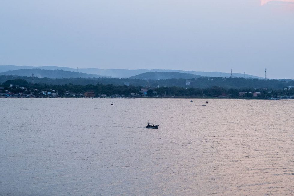 A incrível vista na subida para o Koneshwaram Temple em Trincomalee, Sri Lanka | Happymind Travels