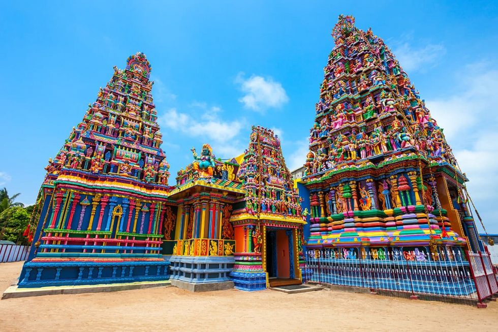 Sri Pathrakali Amman Kovil in Trincomalee, Sri Lanka | Happymind Travels