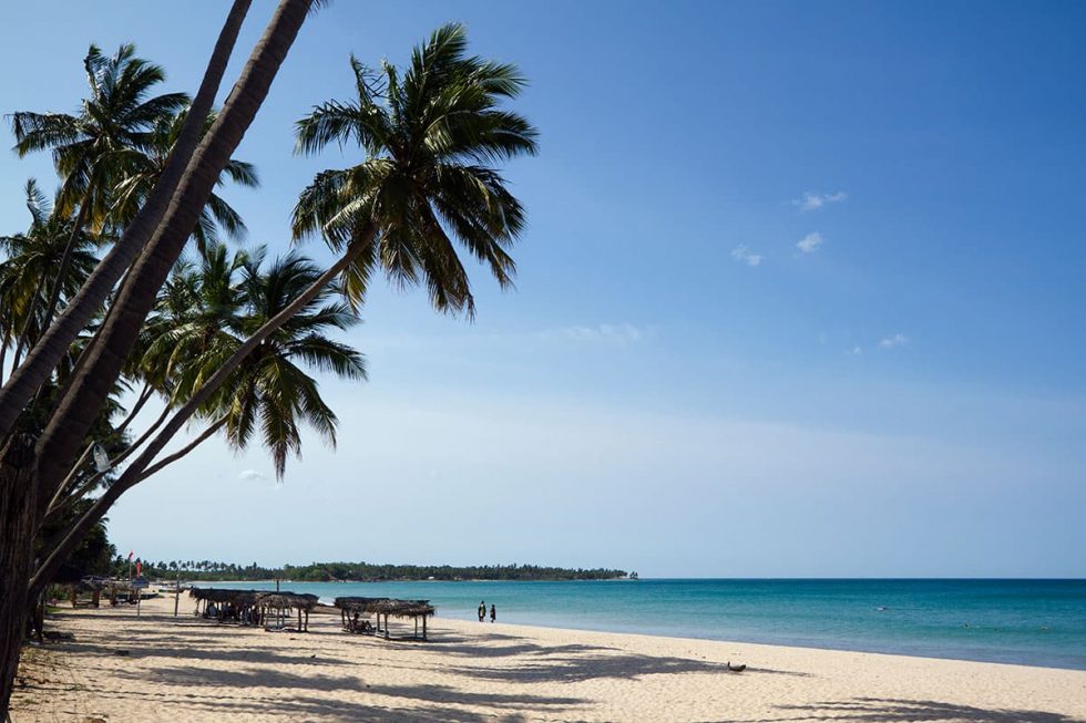 Praia de Uppuveli em Trincomalee, Sri Lanka | Happymind Travels