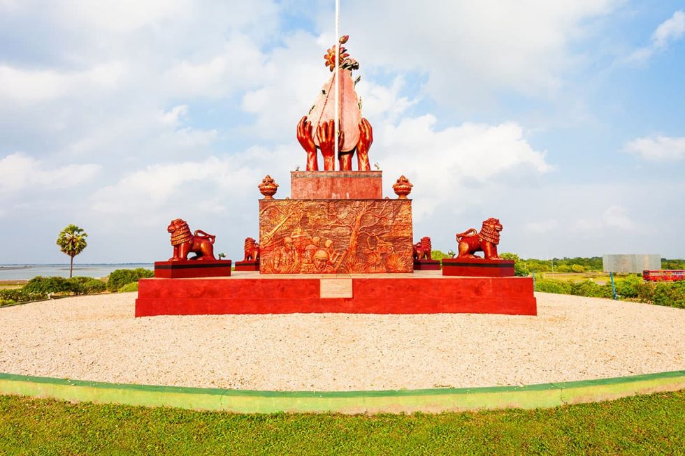 Elephant Memorial War Memorial At the entrance to Jaffna | Happymind Travels