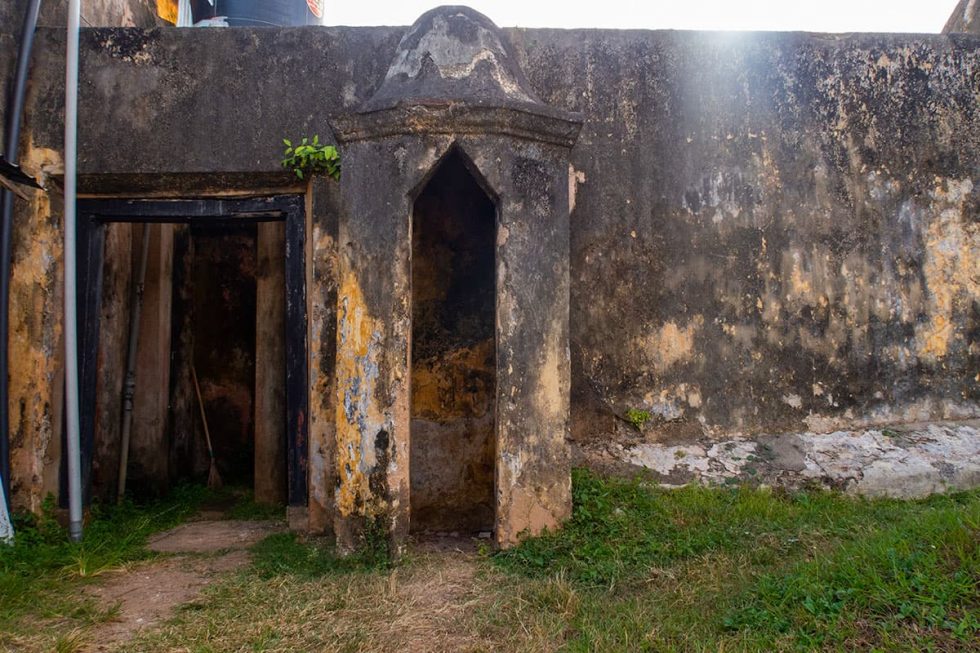 The Portuguese Black Fort in Galle - Sri Lanka | Happymind Travels