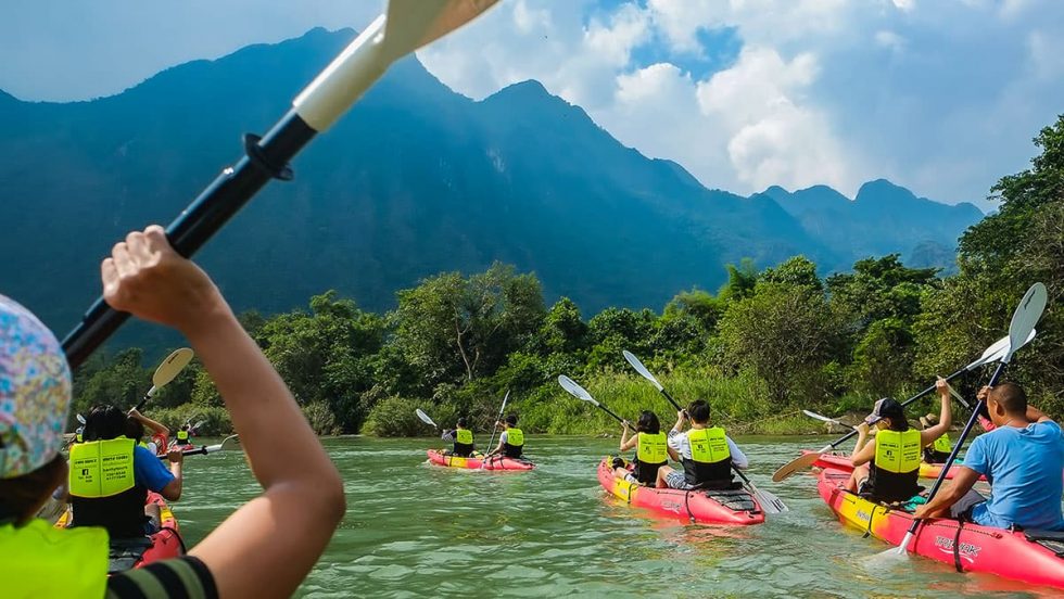 Kayak in Vang Vieng, Laos | Happymind Travels